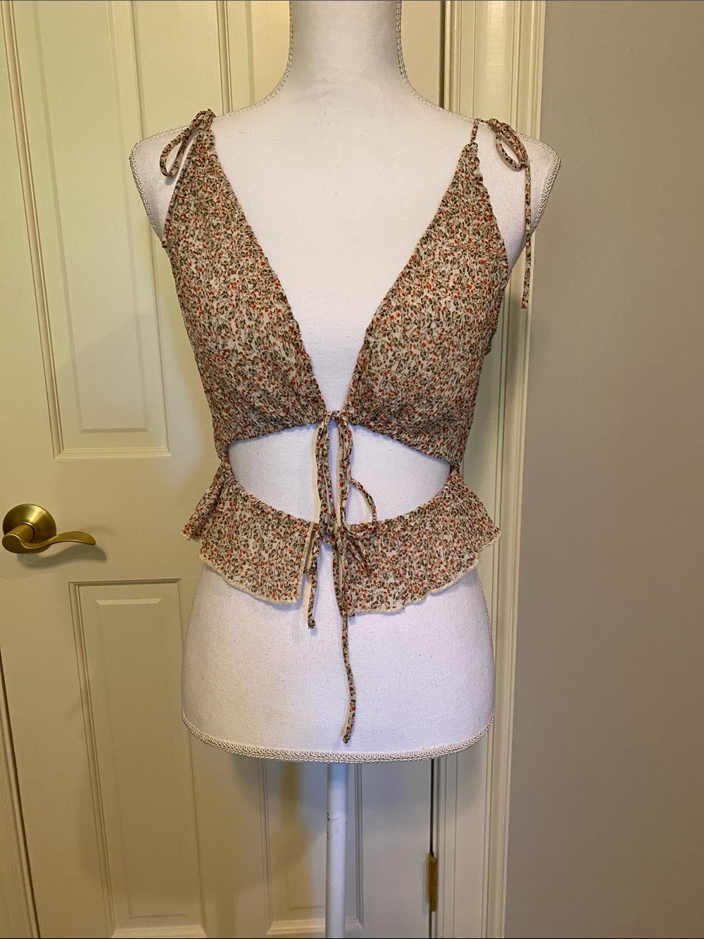 Princess Polly  Floral Tie-Front Camisole in Cream and Brown